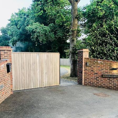 Oakworth Lodge - New Self Contained Studio Heathfield Bagian luar foto